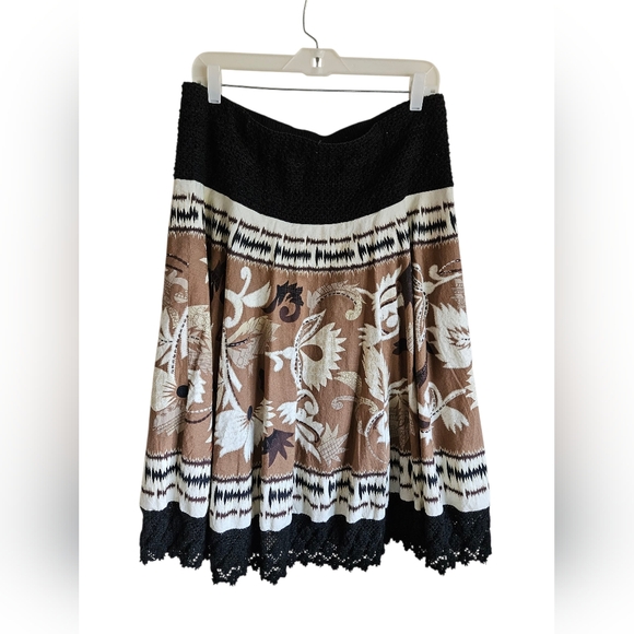Coldwater Creek Dresses & Skirts - Coldwater Creek Crochet Elastic Waist Floral Print Skirt Size Med.